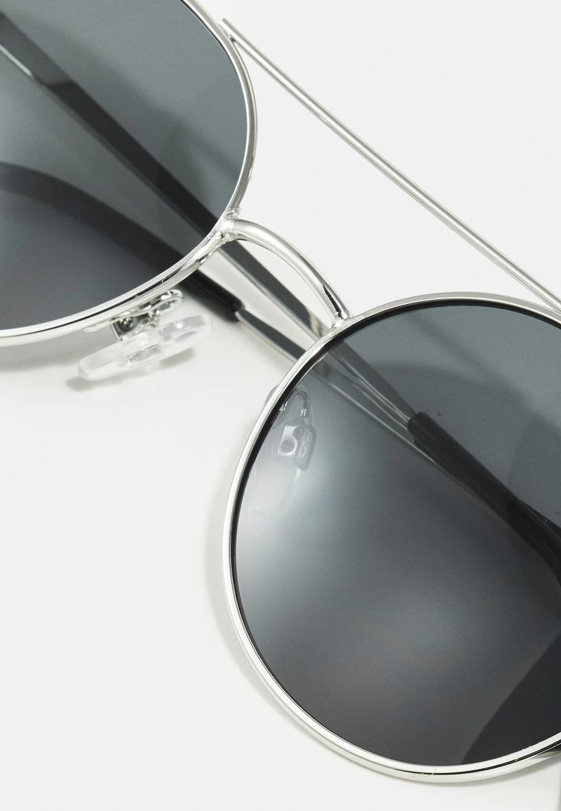 Name It NKMDIMO SUNGLASS 2 PACK UNISEX - Sonnenbrille - Silvercoloured 6 Name It NKMDIMO SUNGLASS 2 PACK UNISEX - Sonnenbrille - Silvercoloured – Bild 4