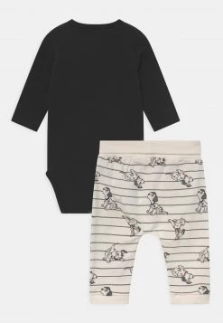 Name It MILO SET UNISEX - Stoffhose - Black 6 Name It MILO SET UNISEX - Stoffhose - Black -Name it Verkäufe 0e810411c9684f619fc9c86e1dc89598