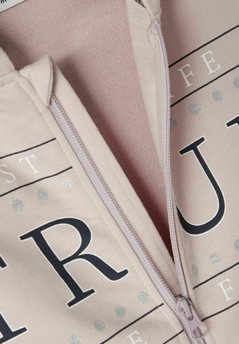 Name It STATEMENT REISSVERSCHLUSS - Sweatjacke - Violet Ice | Kinder 6 Name It STATEMENT REISSVERSCHLUSS - Sweatjacke - Violet Ice | Kinder – Bild 4