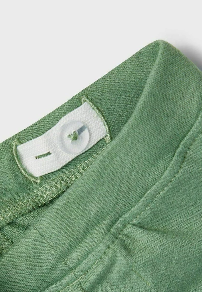 Name It Kinder REGULAR FIT - Stoffhose - Hedge Green 5 Name It Kinder REGULAR FIT - Stoffhose - Hedge Green – Bild 3
