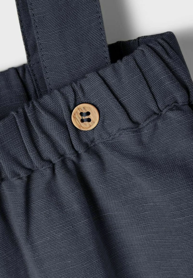 Name It FEFONE - Latzhose - Dark Sapphire | Kinder 6 Name It FEFONE - Latzhose - Dark Sapphire | Kinder – Bild 4