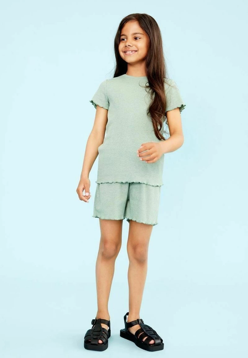 Name It Kinder TARA REGULAR FIT - Shorts - Hedge Green 3 Name It Kinder TARA REGULAR FIT - Shorts - Hedge Green