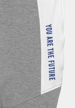 Name It NMMLAUST - Stoffhose - Grey Melange | Kinder 7 Name It NMMLAUST - Stoffhose - Grey Melange | Kinder -Name it Verkäufe a9f5b54d039447e1bccca6e2d78fb564