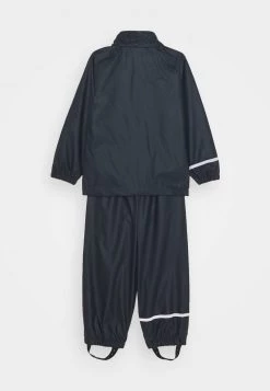 Name It NKNDRY RAIN SET UNISEX - Regenhose - Dark Sapphire 10 Name It NKNDRY RAIN SET UNISEX - Regenhose - Dark Sapphire -Name it Verkäufe d6e9eb0bdf634ea392138d0df41031ae